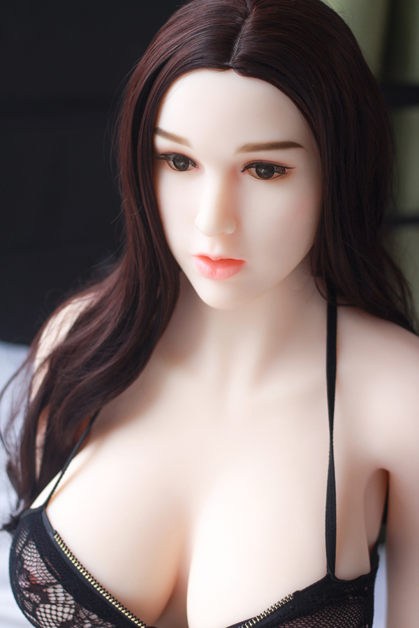 japonais poupée silicone femme