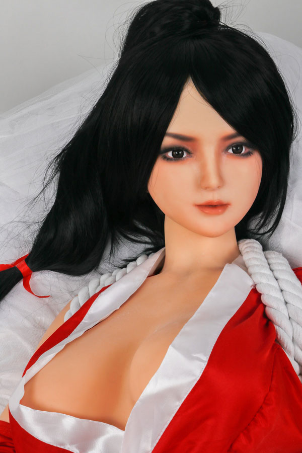 personnage du jeu sex doll